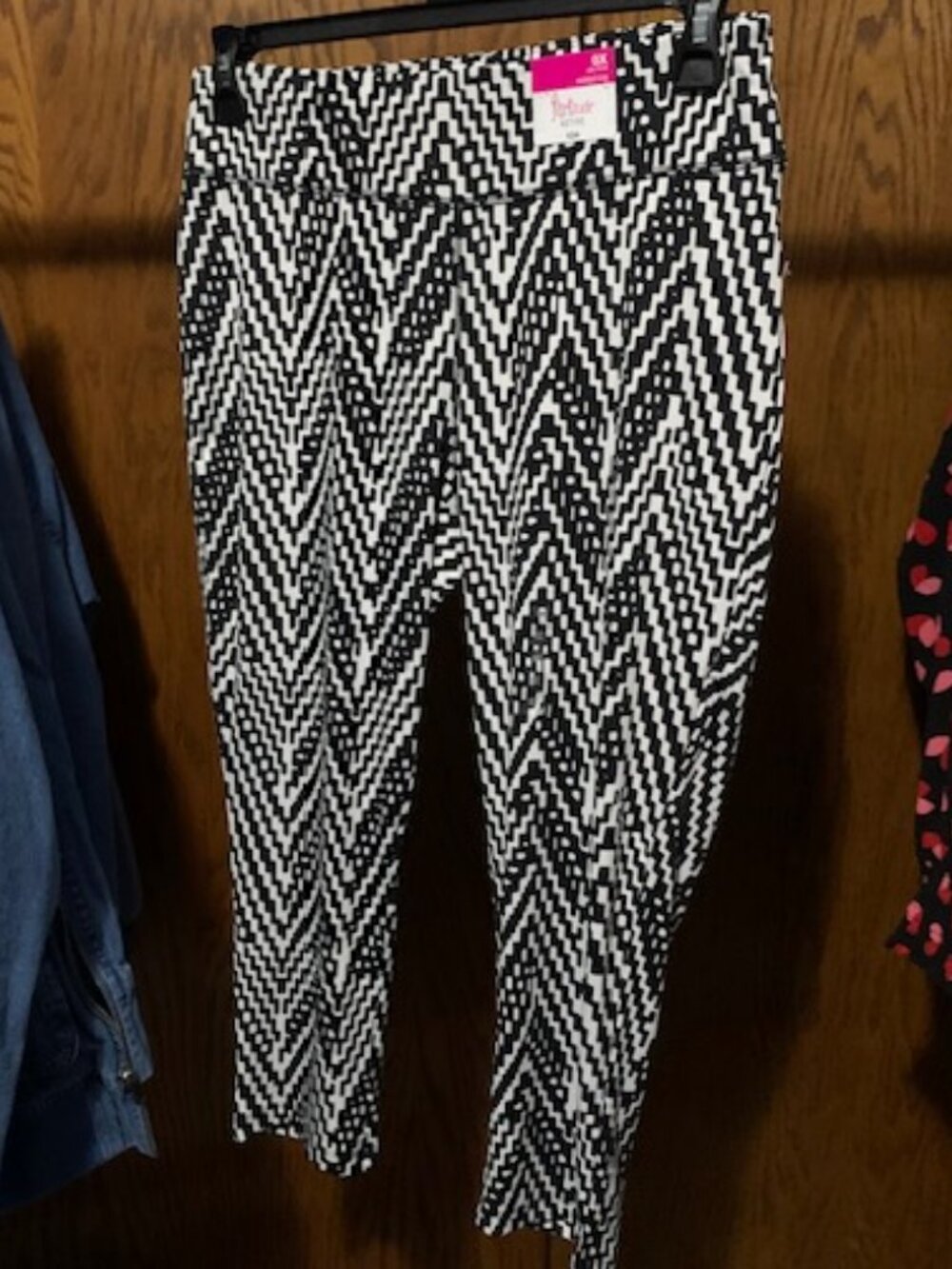 NWT Flirtude crop pants